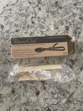 The Pampered Chef Stainless Steel Small Serving Tongs - Silver 2560 NIB